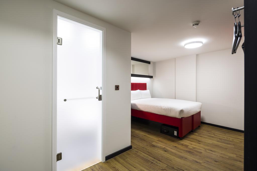 Tune Hotel Liverpool Exterior photo