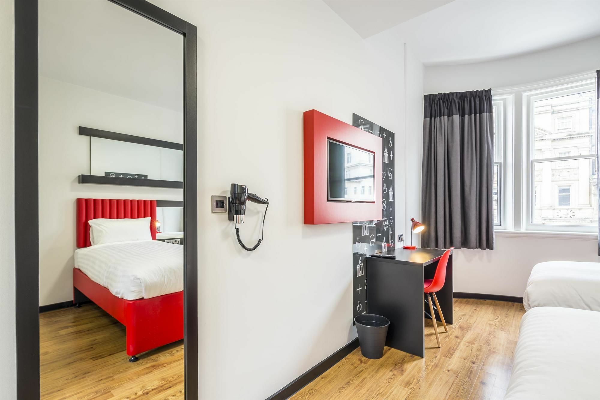 Tune Hotel Liverpool Exterior photo