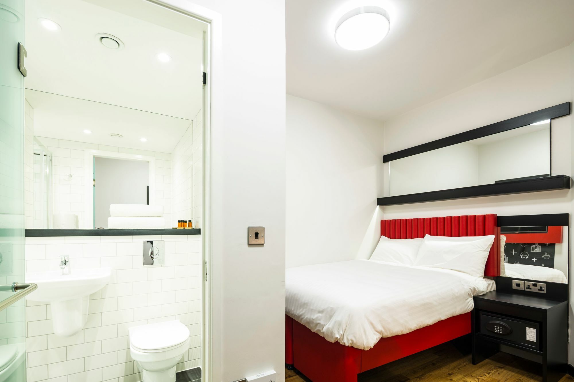 Tune Hotel Liverpool Exterior photo